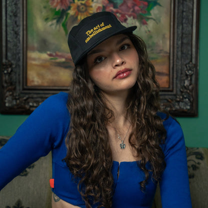 GORRA 5 PANELES NEGRA GOLDEN